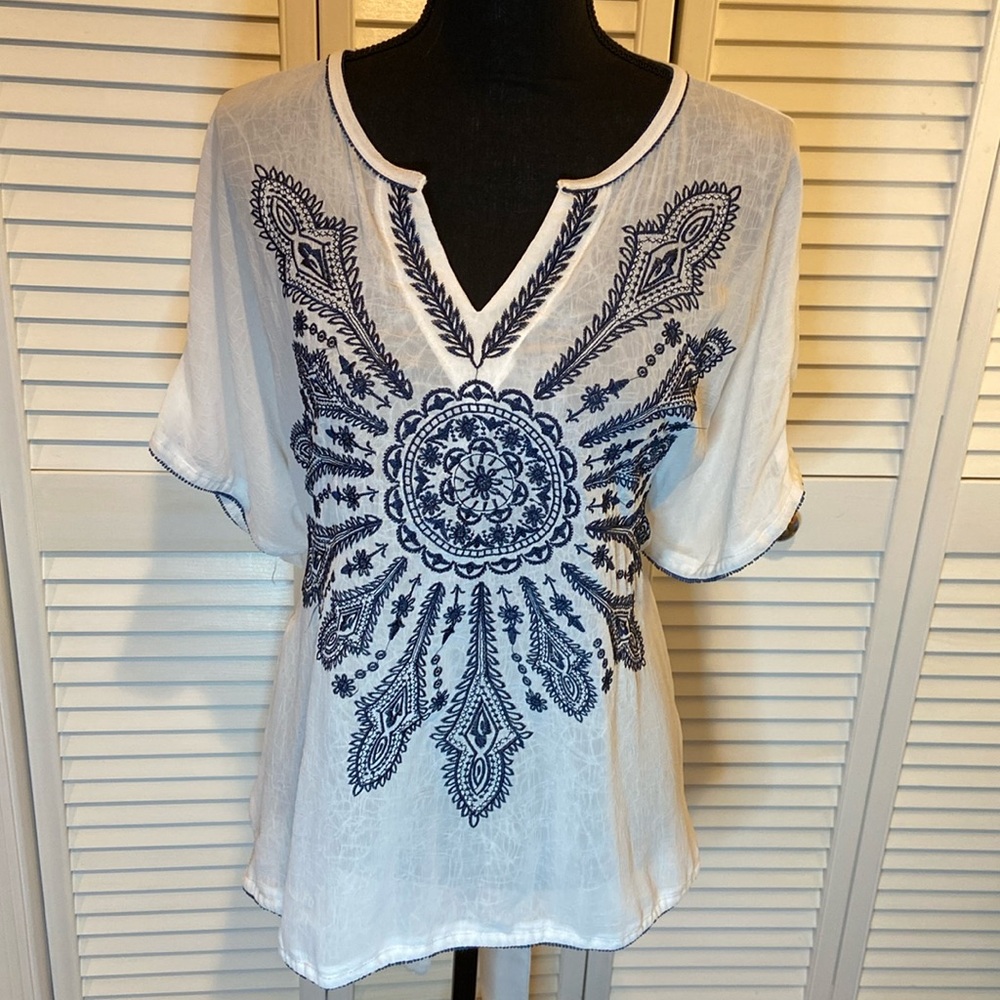 Cecico gauzy, flowy top, white with navy embroidered design, S